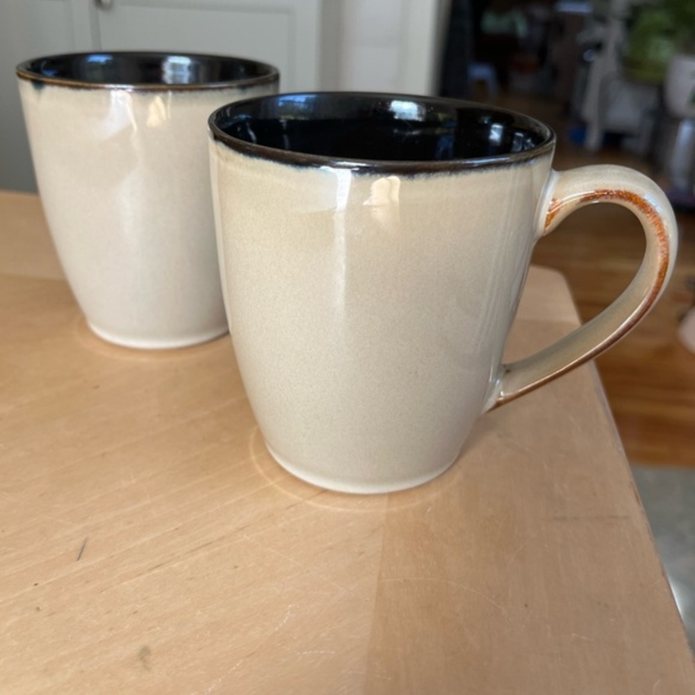 Pfaltzgraff Taos Cream/Tan and Black Ceramic Mugs 12 oz. Set of Two - Picture 4 of 12